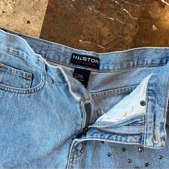 Women’s SZ 6 HALSTON JEANSWEAR Medium Blue High Rise Denim Shorts with Studs - Picture 10 of 13